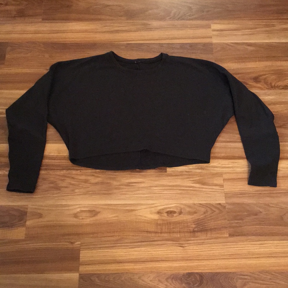 Lululemon Black Cropped Sweatshirt